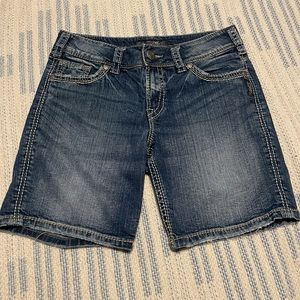 Silver Jeans Co. 
Silver Jeans Co. Women's